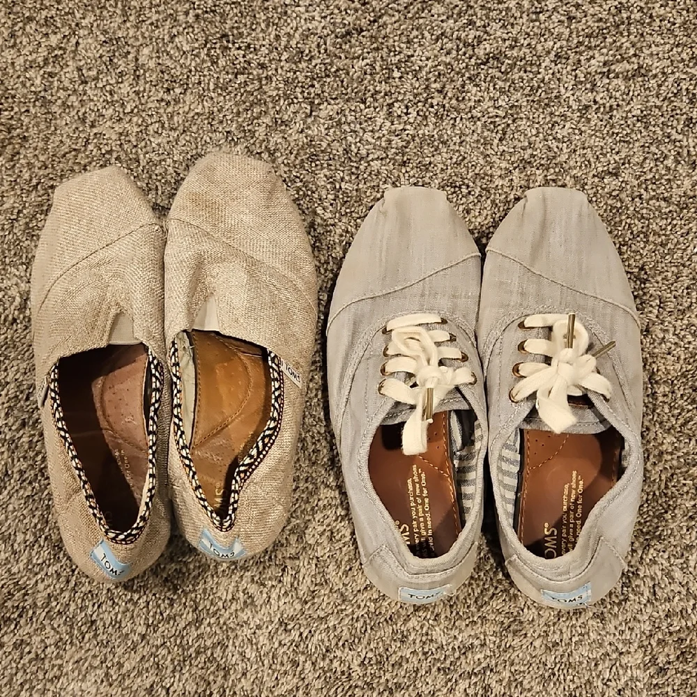 2 Pairs Of Toms Shoes - Picture 1 of 6